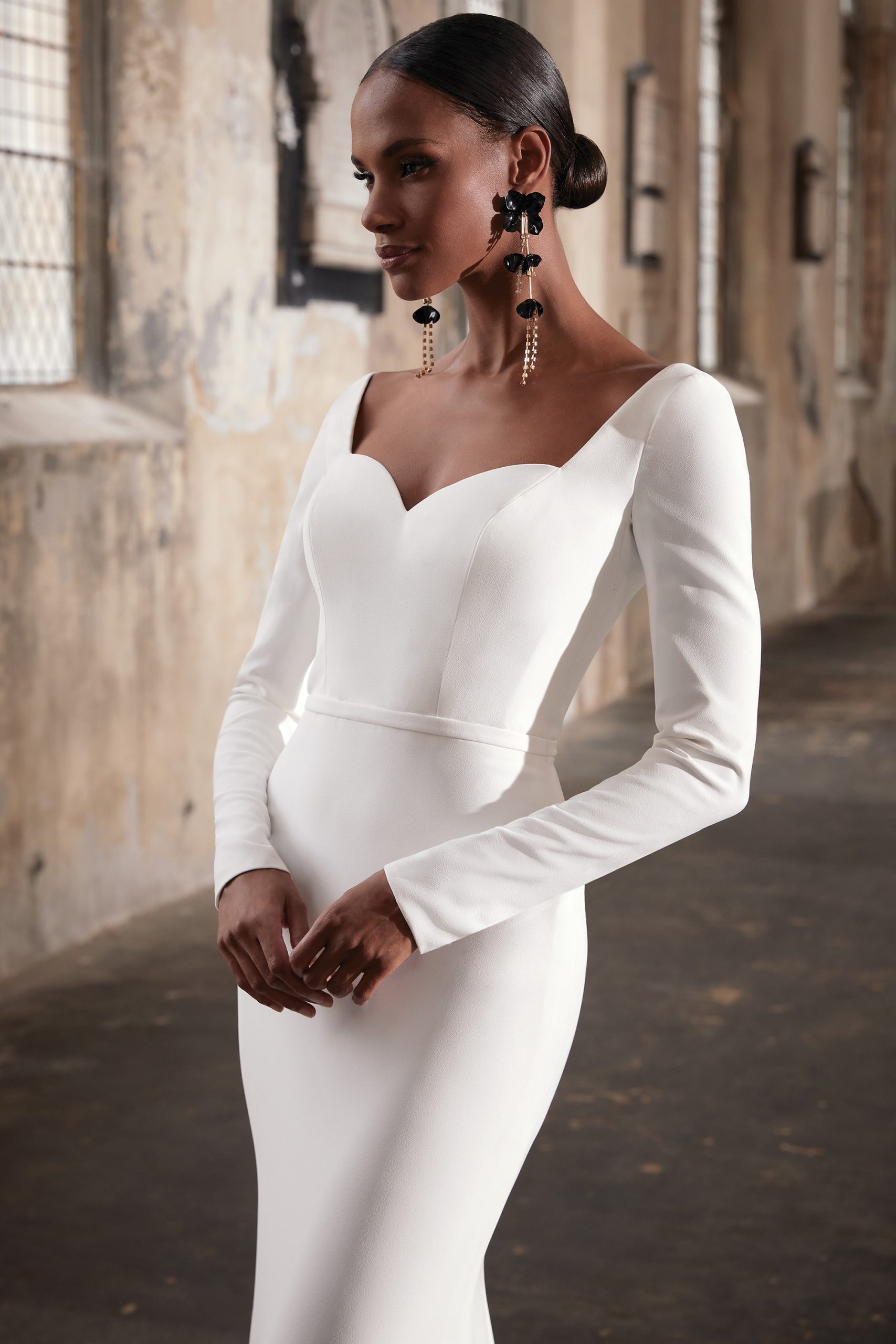 Brautkleid Hochzeitskleid mit langen Ärmeln modern trend clean look Adore by Justin Alexander